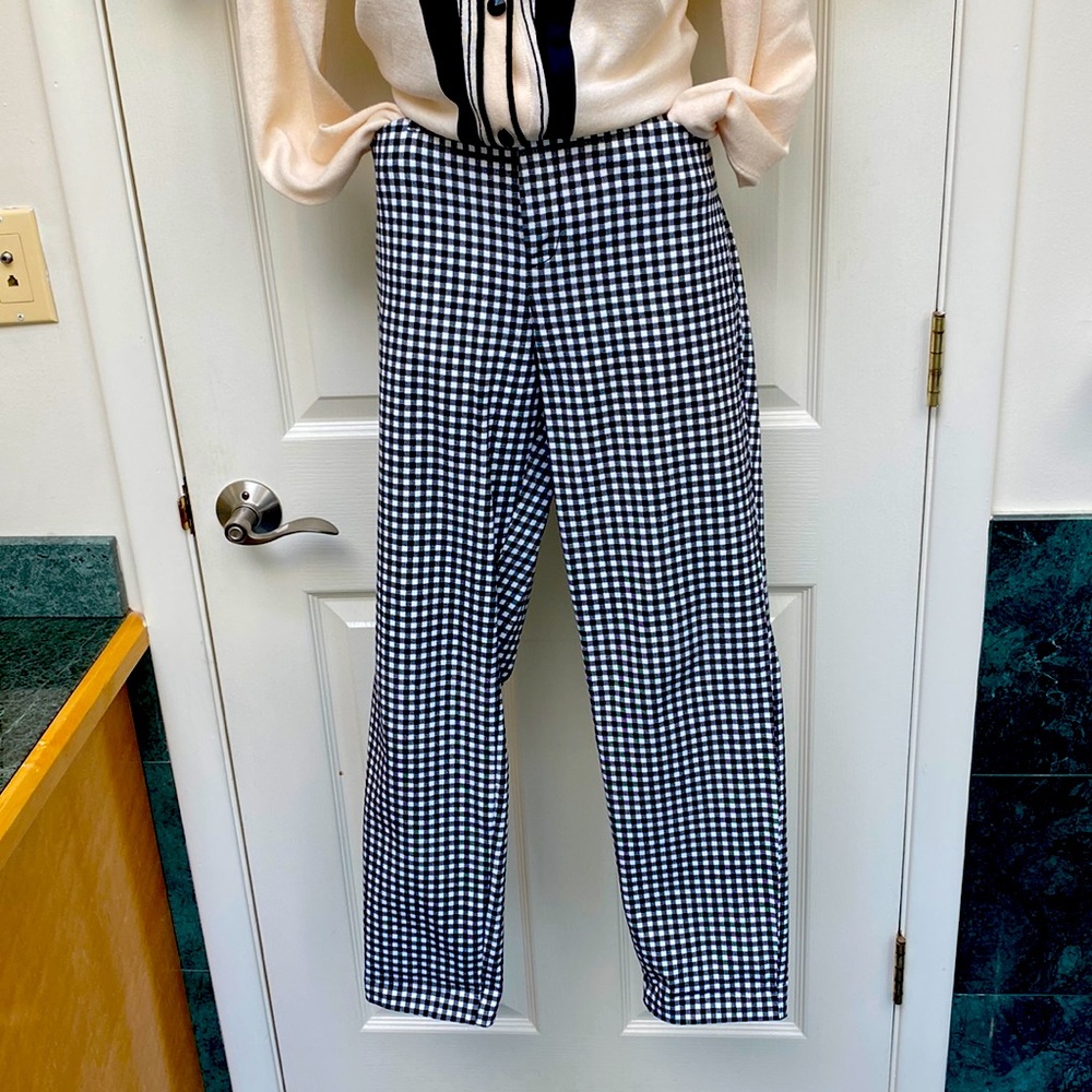Black and white ankle pants 👖